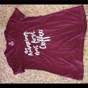 T-shirt “Be Amazing. But First, Coffee”